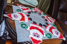 Vintage Plastic Canvas Table Mat, 6-Santa Centerpiece Trivet Wreath
