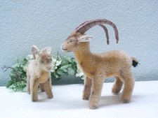 2x STEIFF CAPRICORN ROCKY, 14/22 cm with ID's