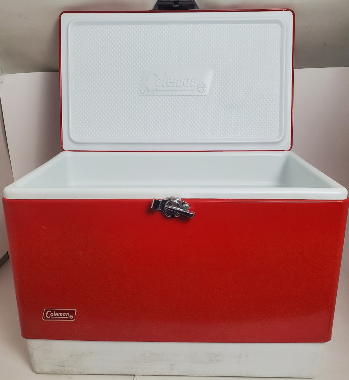 Ice Chest 22 X 13 X 13 Wichita Kansas Usa