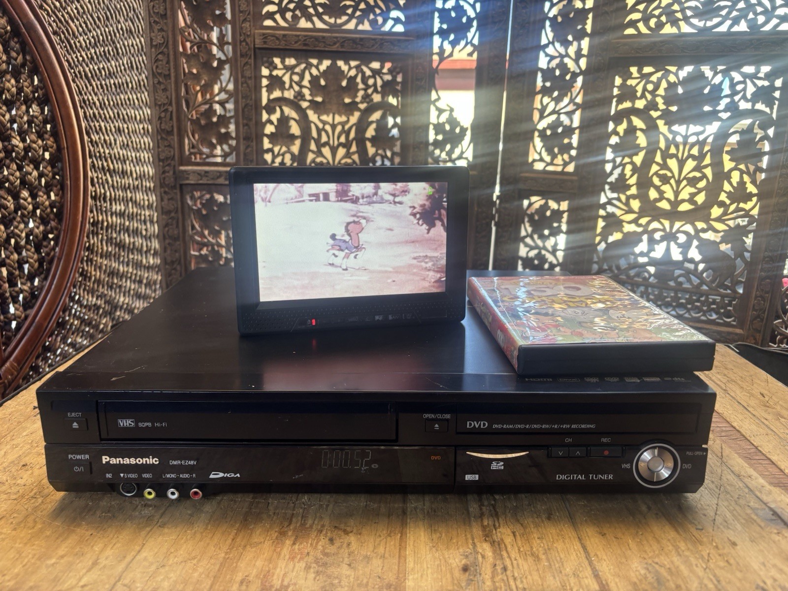 With Remote Digital Tuner/hdmi