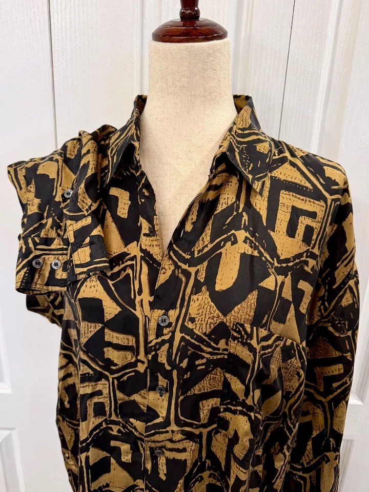 Camisa vintage, 100 % seda para hombre de Robert Stock, camel y batik negra abotonada Foto 2 de 4