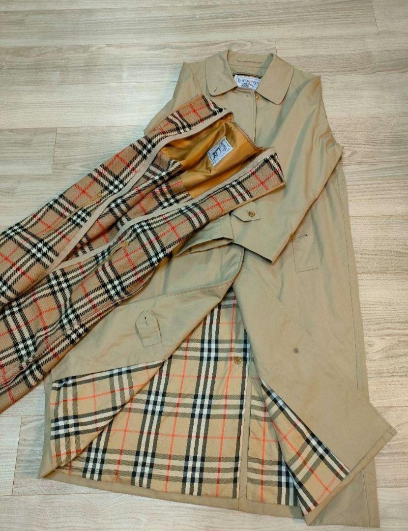Burberry Nova Check classic trench coat with iconic plaid lining