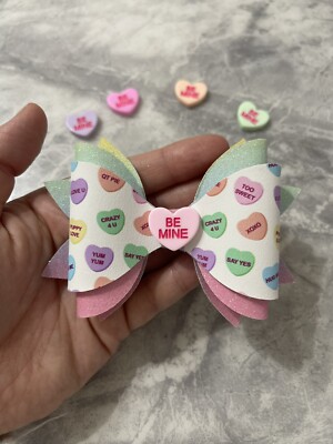Handgefertigte Haarschleife Glitzer und Kunstleder Valentinstag Schleife Be Mine bunt 