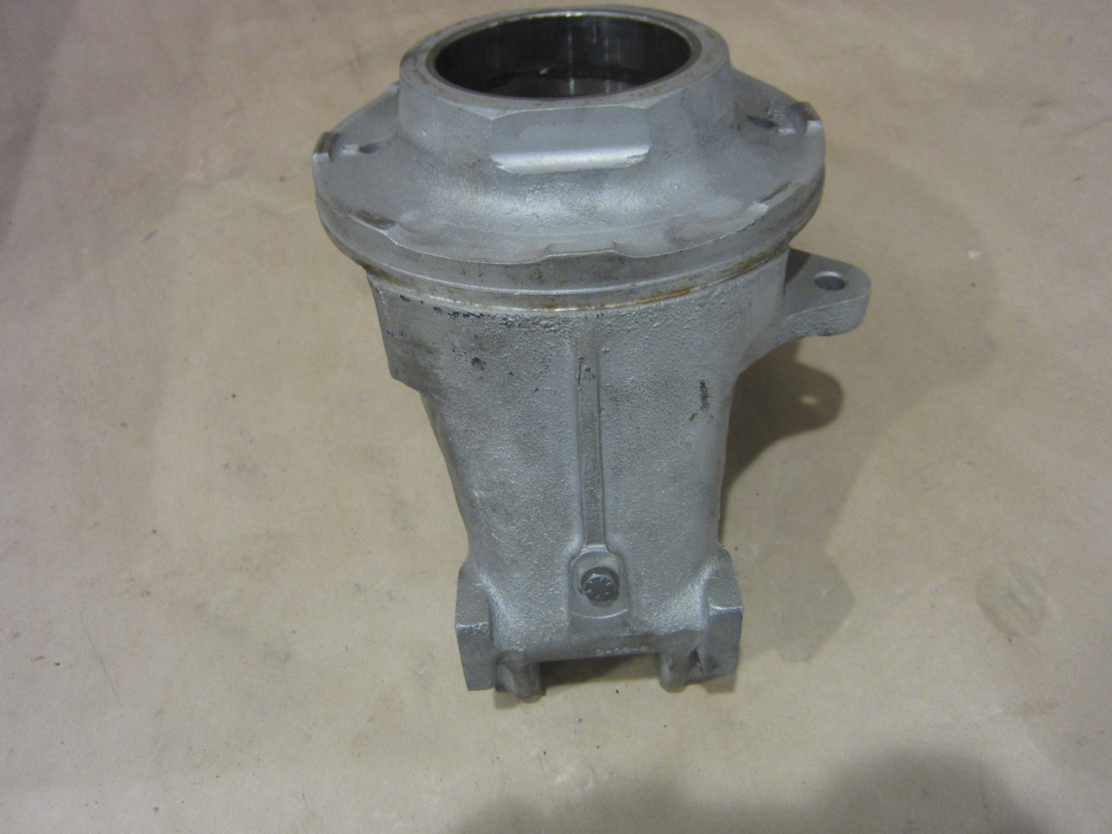 Ferrari Mondial t - RH Rear Wheel Hub Holder - P/N 151238