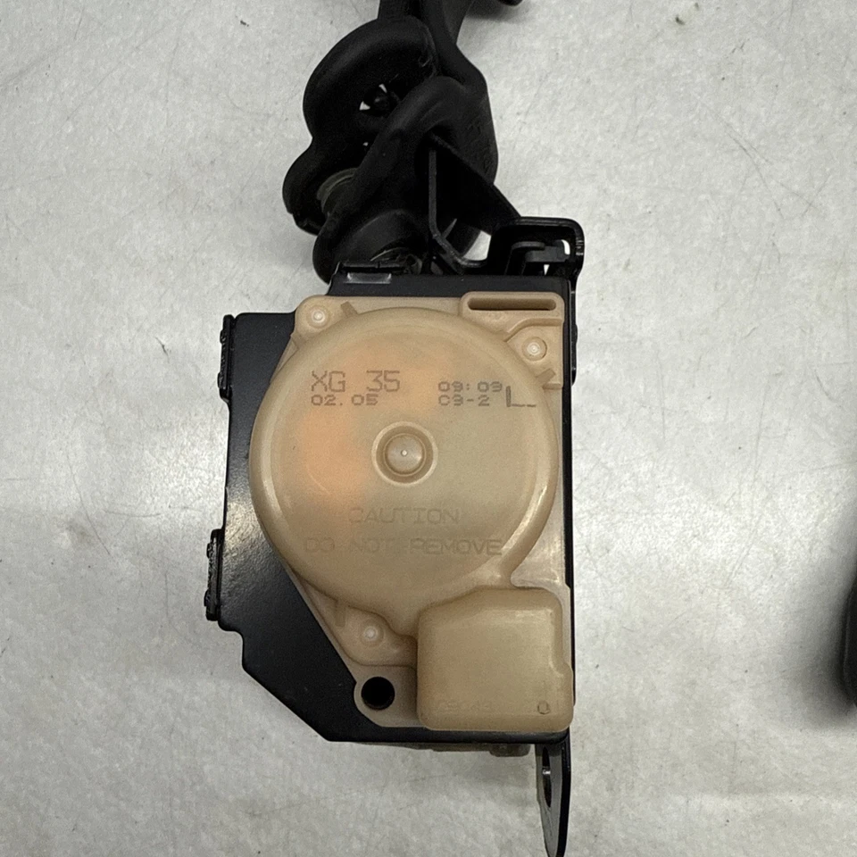 2003-2009 Nissan 350z Coupe Driver Left LH Front Seat Belt Grey - Image 2 of 4