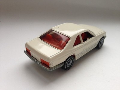 Siku 1052 - Mercedes-Benz 500 SEC (W 126) White - W.-Germany - 1:55