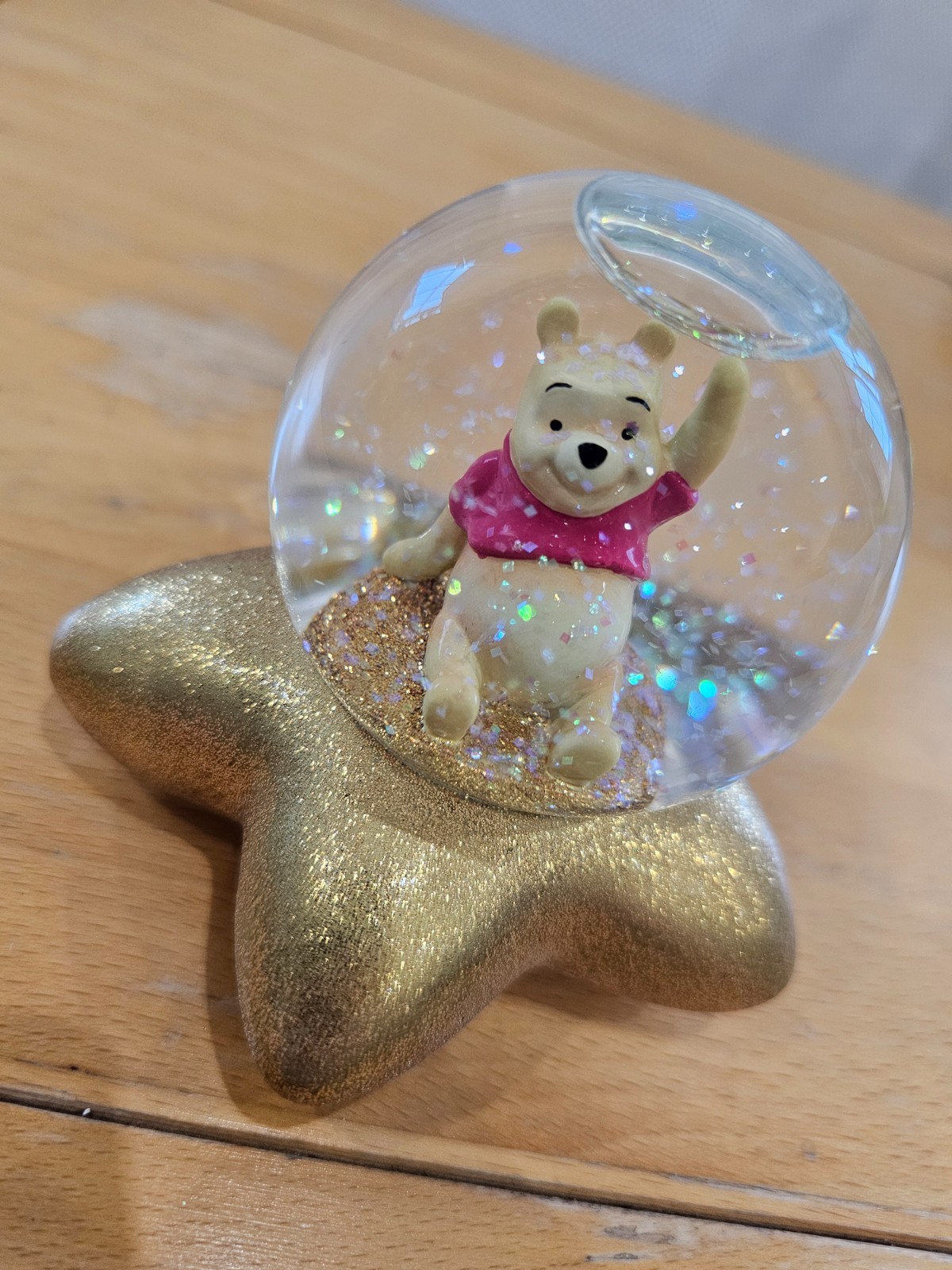 Vintage Winnie The Pooh Gold Star Glitter Snow Globe