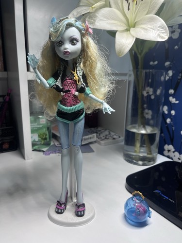 Monster High Lagoona Blue 11in Fashion Doll