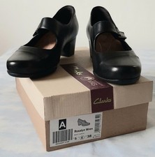 *Worn Once* CLARKS Artisan/ UK5E Wide Fit/ Black Leather Shoes/2 inch Heels/VVGC