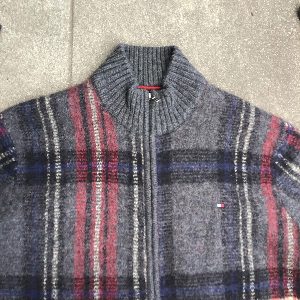 Suéter Tommy Hilfiger Vintage Para Hombre Lana Rayas Gris Rojo Talla XXL Cremallera Foto 4 de 4