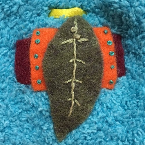 NEW Fancy Leaf HAND-EMBROIDERED DECORATED Comfy Traction House Socks 6-8" - Picture 4 of 5