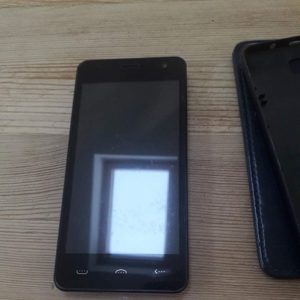 HomTom HT26 Blue Unlocked Dual Sim Android 7.0 Smartphone pensioner kids phone - Image 2 of 4