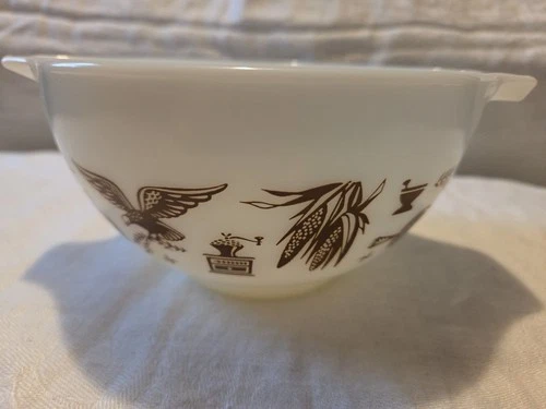 Vintage Pyrex Mixing Bowl Early American Cinderella 441 1-1/2 PT White Brown