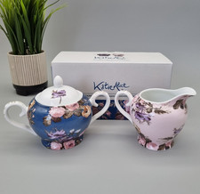 Set regalo Katie Alice zuccheriera e brocca casetta giardino porcellana floreale, rosa blu