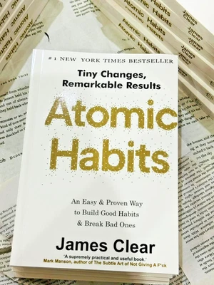 Atomic Habits by James Clear Build Good Habits & Break Bad Ones (Paperback)