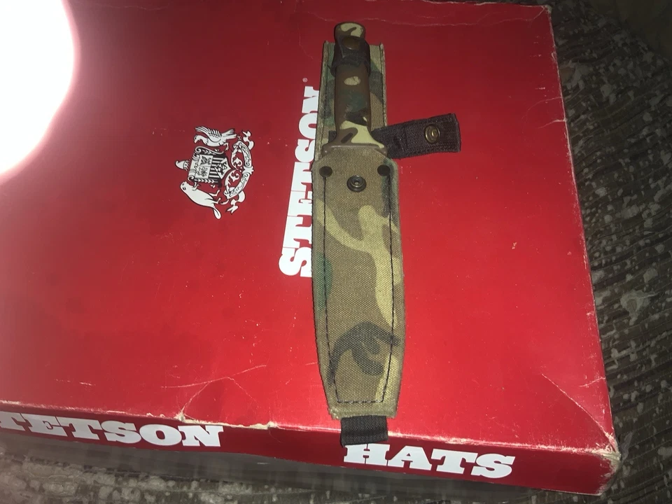 Cuchillo daga hoja fija camuflado GERBER GUARDIAN II 2 de colección compra ahora Foto 2 de 4