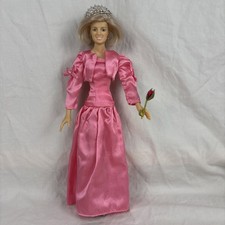 Danbury Mint Princess Diana Royal Wardrobe Collection Doll plus 24 Outfits