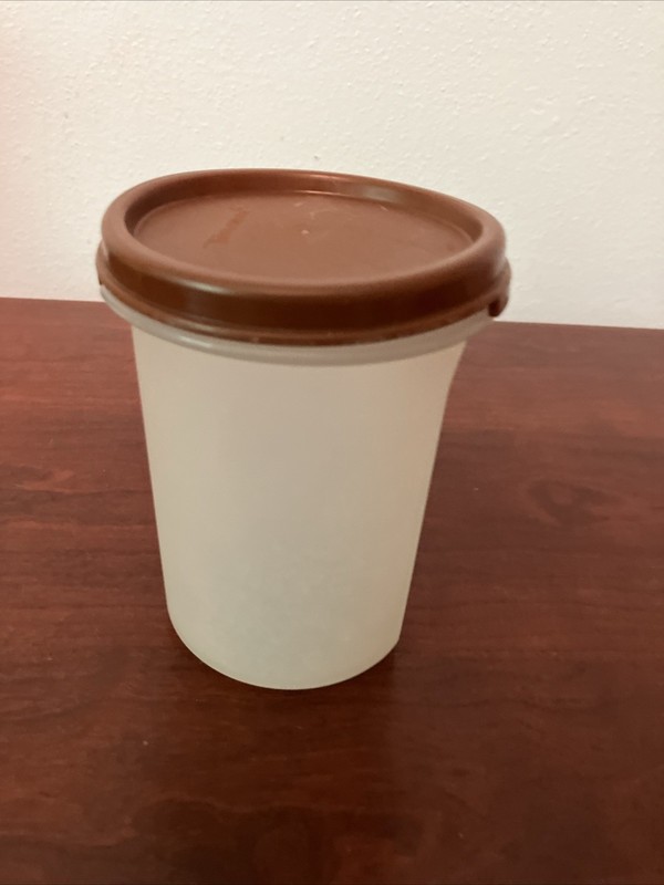 Tupperware 1606 Modular Mates Round #2 Container Cheese Shaker Brown Seal