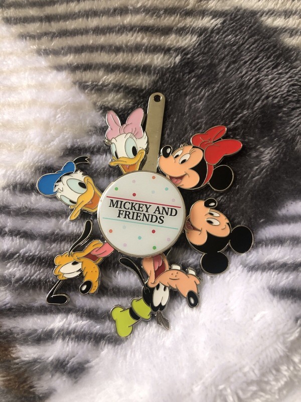 Mickey And Friend Fidget Keychain *USED*