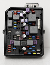 2006-2007 Chevy Impala Engine Fuse Box Assemb...