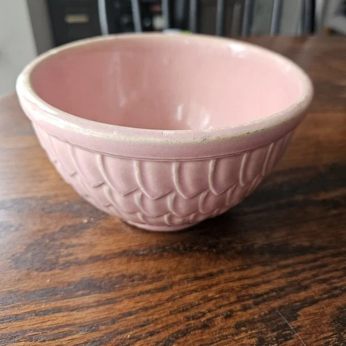 Vintage Pink McCoy Pottery Fish Scale Mixing Bowl Feather Artichoke 7"