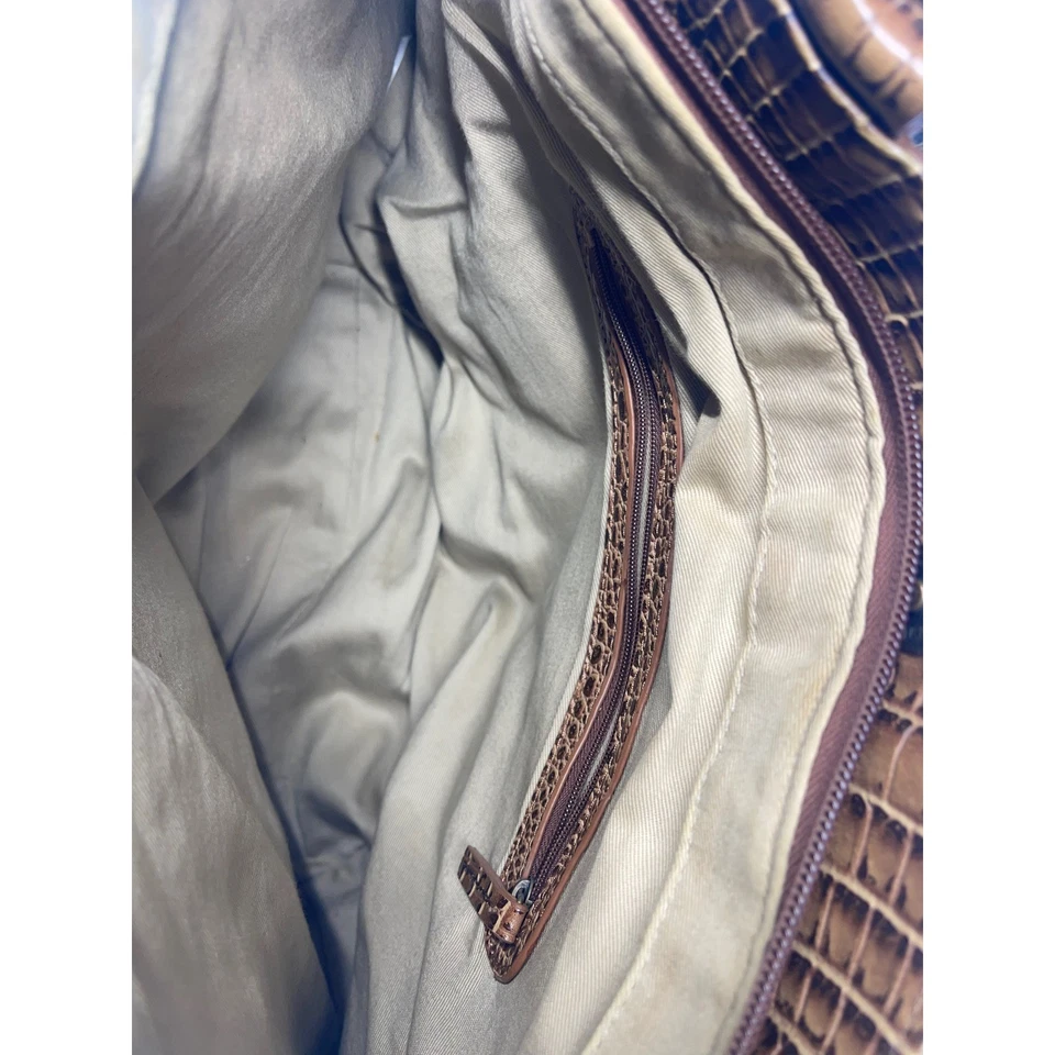 Bolsa tote feminina Coldwater Creek com berloque grátis bege bronzeado marrom - Imagem 3 de 4