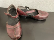 Dansko Mary Jane Shoes Clogs Red EU 37 US 6.5 Leather Womens Career Office Work