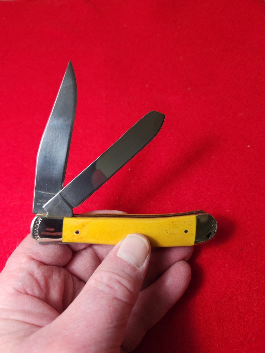 Moore Maker Matador, Texas 5202 LH Longhorn Trapper Knife Yellow