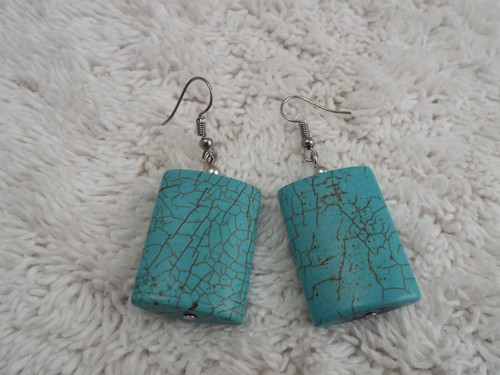 Heavy Howlite Turquoise Stone Pierced Earrings (J14)