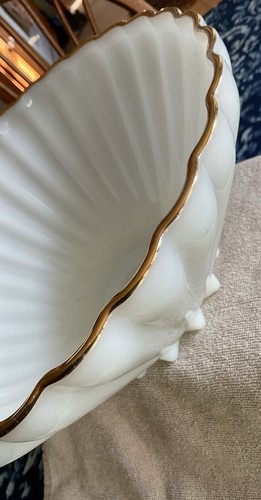 Flawless Anchor Hocking Milk Glass 11x5 Serving Bowl With Scalloped Gold Rim - Picture 8 of 16