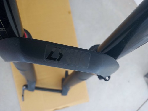 ROCKSHOX LYRIC RC Front Fork Shock 160mm Boost Tapered 29 27+ Trek Slash 9.8 - Picture 7 of 8