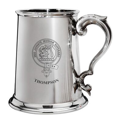 Thompson Family Crest poliertes Zinn 1 Pint Krug mit Rollgriff