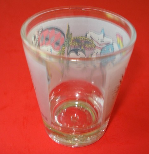New Orleans Shot Glass Shooter DMG Carnival Motif Full Color Made in Taiwan - Picture 6 of 10
