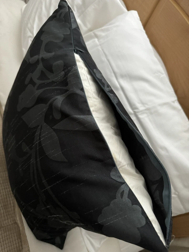 almohada pluma trow Foto 4 de 4