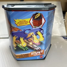 Hot Wheels  Roll Out Raceway Track Set Transforms To Store 80 Cars