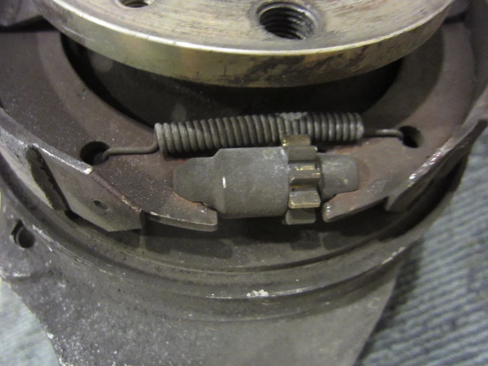 Ferrari 456 GT/GTA - Soporte de cubo de rueda trasera izquierda con rodamiento - P/N 154668 Foto 3 de 4