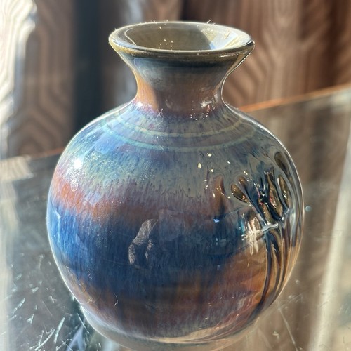 Vintage Hand Thrown Artist Signed Hand Painted Drip Glaze Bud Vase 3.5” Tall - Picture 15 of 18