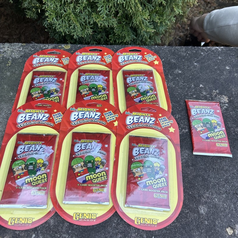 Mighty Beanz Moon Quest 9-card booster packs LOT OF 7