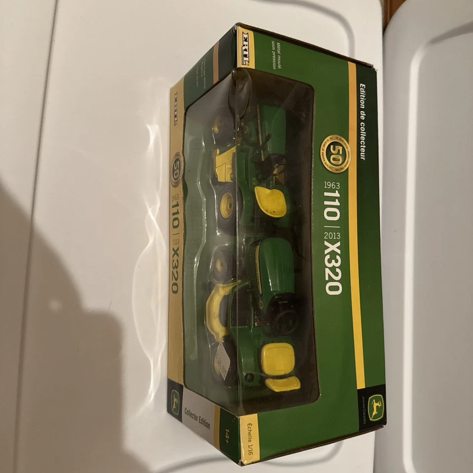 1/16 John Deere 1963 110 & 2013 X320 Lawn & Garden Tractor Set 50TH Anniversary - Imagem 3 de 4