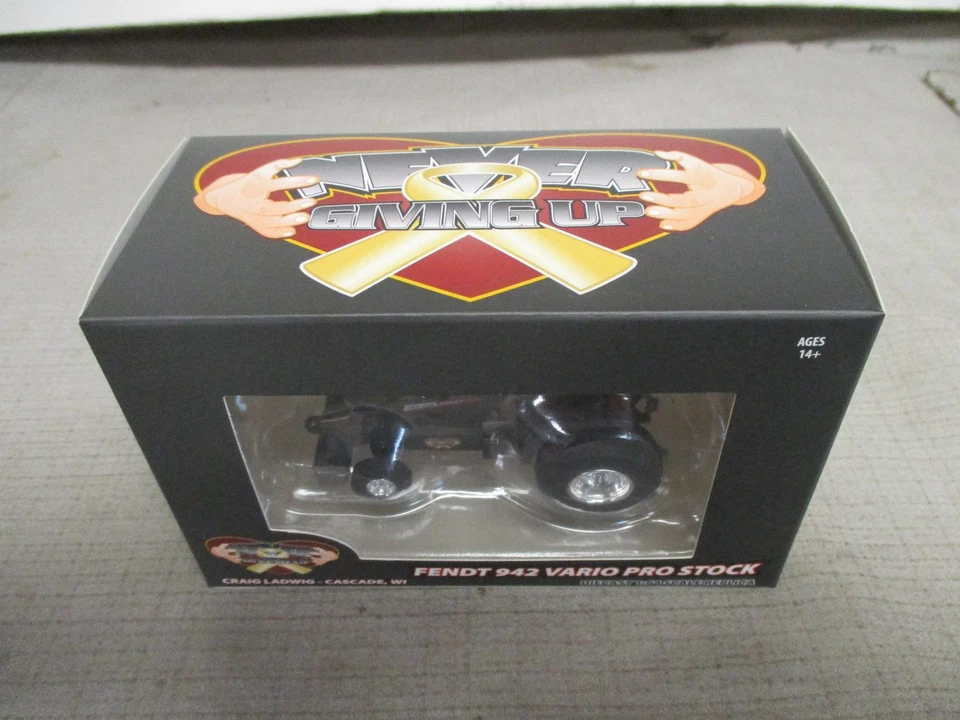 New 2025 Fendt 942 Vario "Never Giving Up" Toy Pulling Tractor, 1/64 Scale, NIB - Image 2 of 4