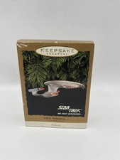 Hallmark Keepsake Star Trek The Next Generation U.S.S ENTERPRISE Light Up