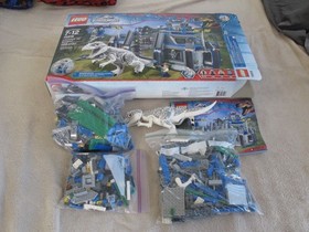 LEGO Jurassic World Set 75919 98% Complete with Box and Manual / Instructions