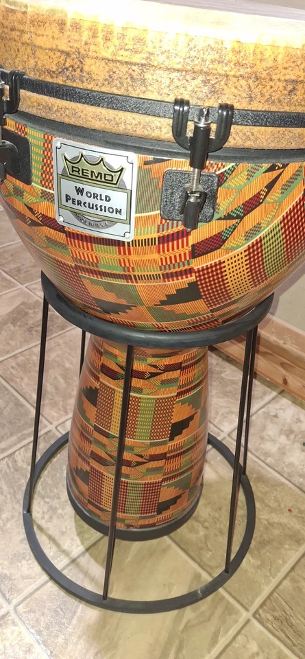Remo Mondo Designer Series Key-Tuned Djembe Kintekloth 12 x 24 pulgadas Foto 2 de 4