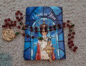 Rosary Beads red and green - Holy Family with blue zipper case