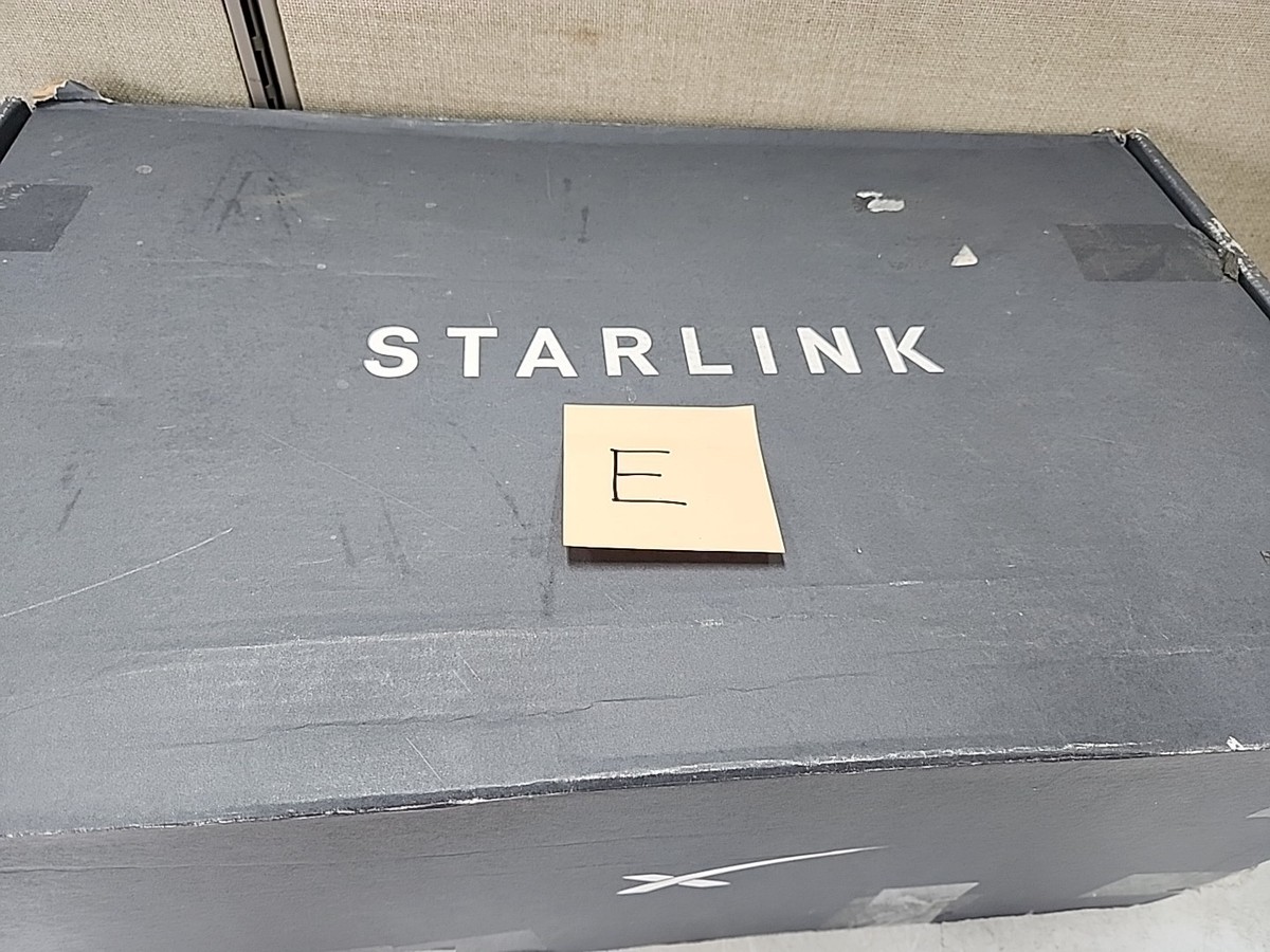 Starlink Standard Kit V2 Satellite & Router UTA-212 UTR-211