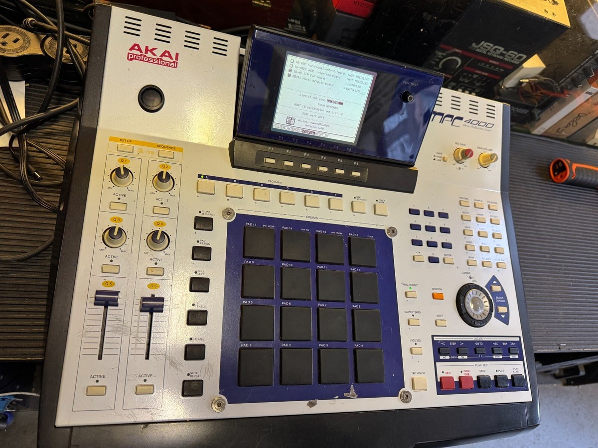 AKAI MPC4000 マルチトラックレコーダー Professional Akai MPC4000 - What To Know & Where To Buy | Equipboard