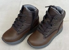 Sz 10 NEW Stride Rite Kids Unisex Rimrock 2.0 Boots Brown Boys/Girls Ankle Child