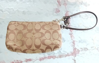 Coach Vintage Soho Brown Signature C Turnlock Canvas Wristlet w