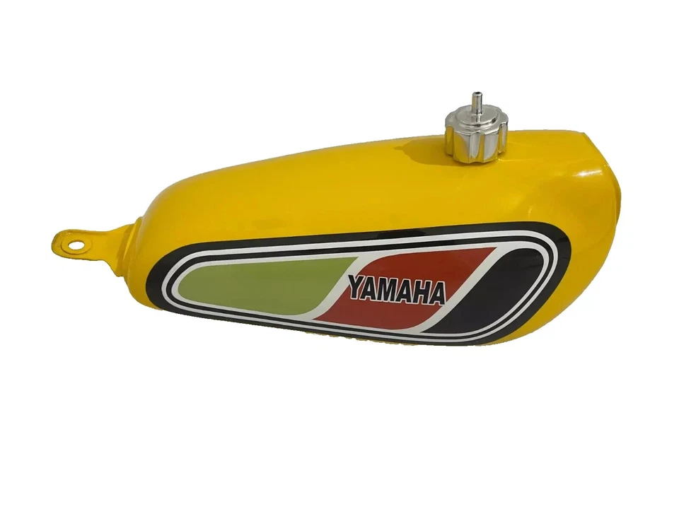 Yamaha DT100 DT 100 Enduro 1977 amarillo y pintado acero combustible gasolina tanque + tapa Foto 2 de 4
