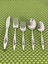 Oneida LASTING ROSE Stainless Oneidacraft Deluxe Flatware SMART CHOICE A82G